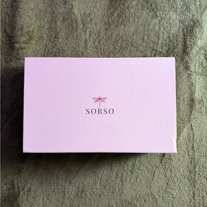 SORSO wine aerator and preserver